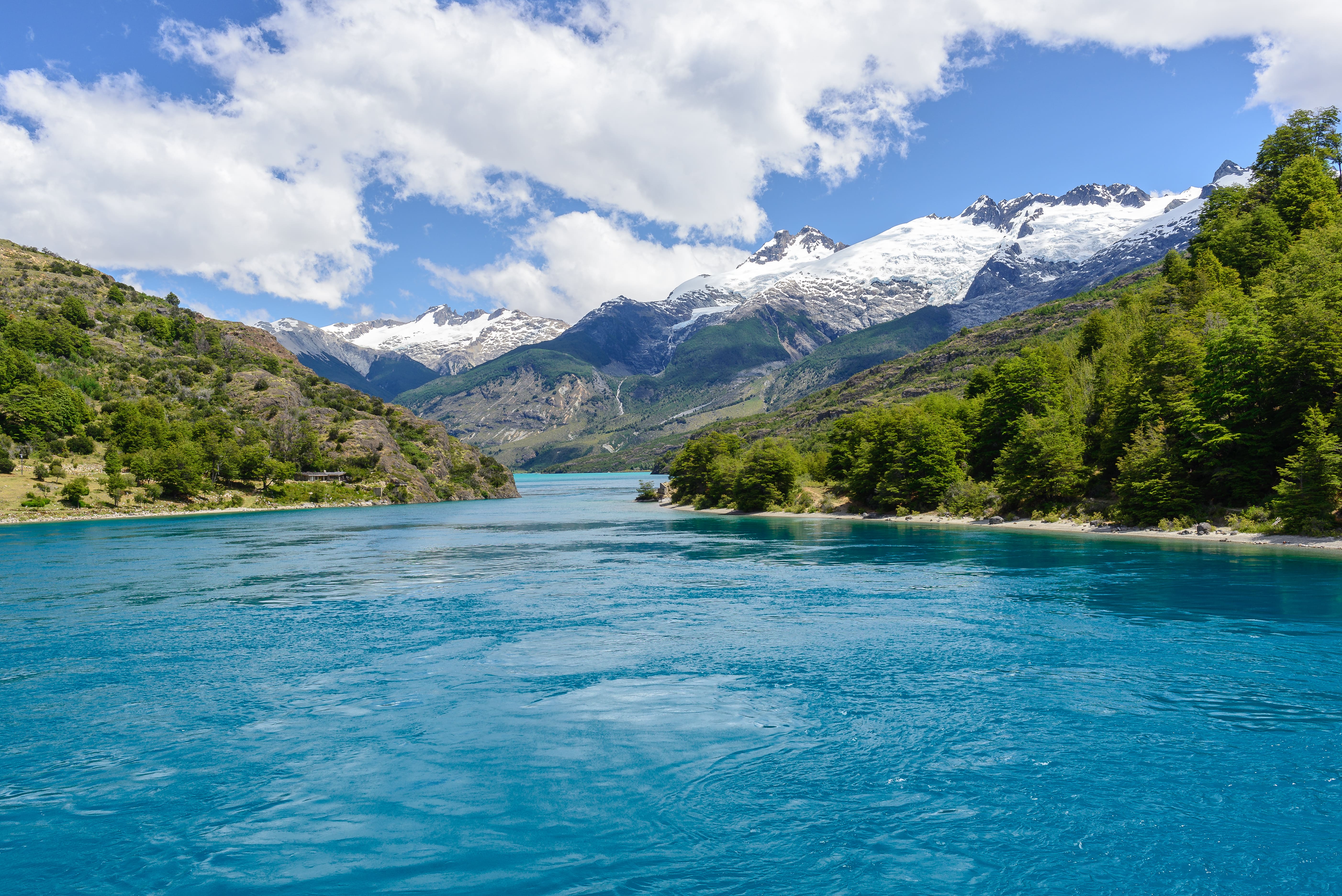 La taxe GEMAPI sert à financer la gestion des milieux aquatiques, tels que les lacs, et la prévention des inondations © Noradoa, Adobe Stock